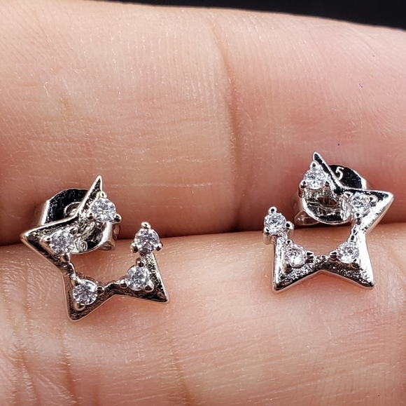 Sterling Silver 925 Star Stud Earrings Minimalist Delicate Jewelry Gift - Picture 1 of 5